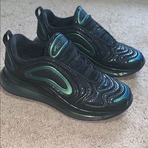 NIKE AIR MAX 720